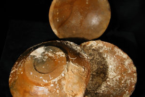 Three ceramic bowls or mortars (Photo by D. Frey). REF4191